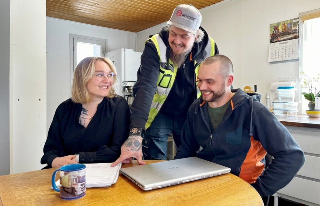 SKAL ry_Kuljetusyrittaja 3 2025_Kuljetus Timo Salo Oyn Laura Torila_rakkaus loytyi rekan ratista_sisarukset