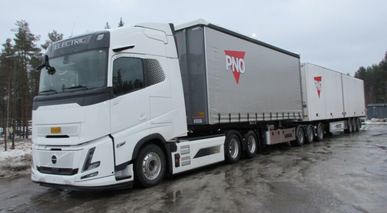 SKAL ry_Kuljetusyrittaja 3 2025_Ajossa_Volvo FH Electric 6x2
