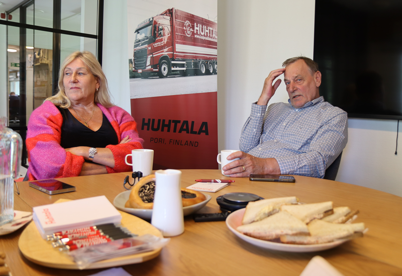 SKAL ry_Kuljetusyrittaja 4_2025_Kuljetusliike Kalevi Huhtala Oy_kahvihetki
